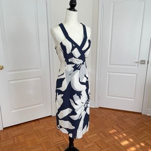 BCBG Navy Blue & White sleeveless scoop neck dress
